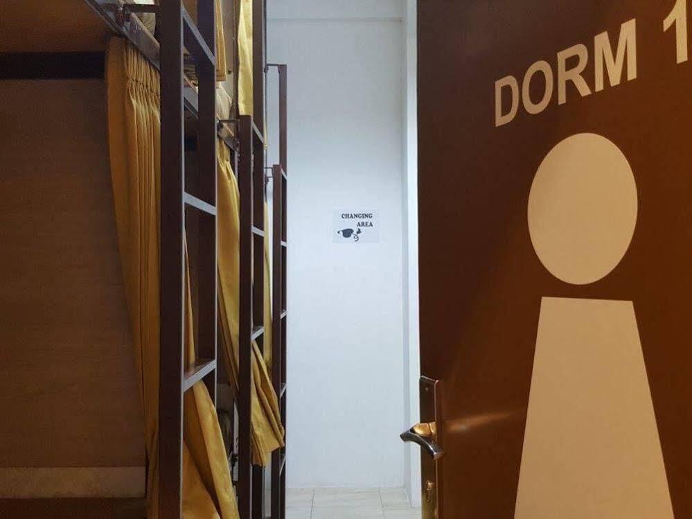 Mador Malang Dorm Hostel Dış mekan fotoğraf